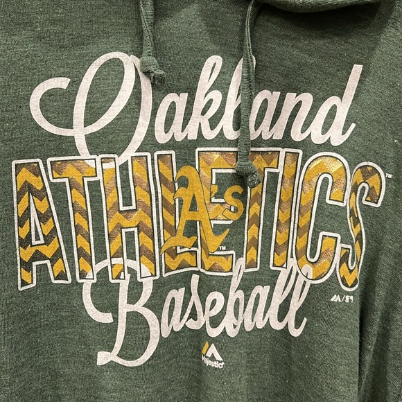 Oakland Athletics Women’s Green XL Hoodie by Majestic - Picture 3 of 4